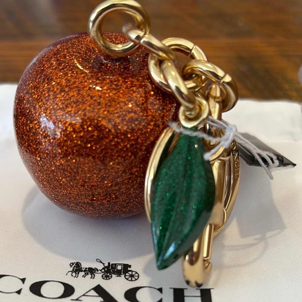 🍊🍊🍊Coach Sparkling Orange Fruit Keychain Bag charm 🍊🍊🍊 NWT 🍊🍊🍊 - Picture 10 of 16